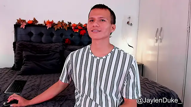 Snapshot of jaylen_and_duke chatting on 10/06/25, 11:11 jaylen and duke online show from 10/06/25, 11:11