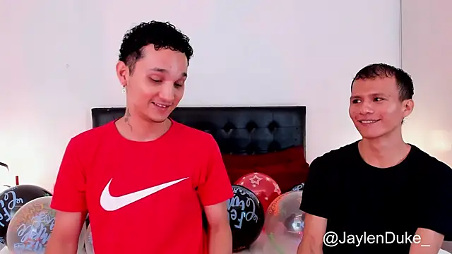 Snapshot of jaylen_and_duke chatting on 12/20/25, 12:08 jaylen and duke online show from 12/20/25, 12:08