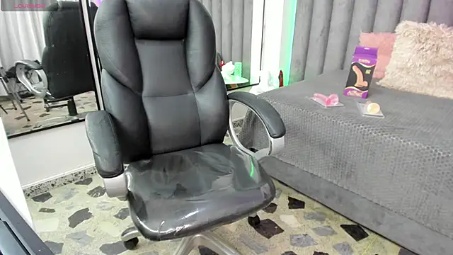 Snapshot of natalia_curvy1 chatting on 03/17/25, 06:11 natalia curvy1 online show from 03/17/25, 06:11