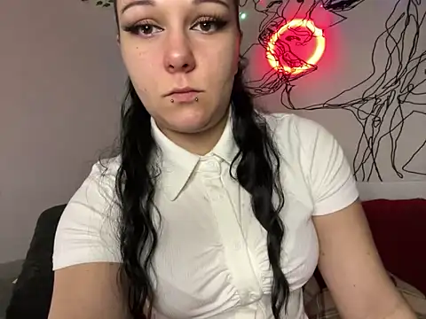 Snapshot of kinkygirl420x chatting on 12/22/24, 04:27 kinkygirl420x online show from 12/22/24, 04:27