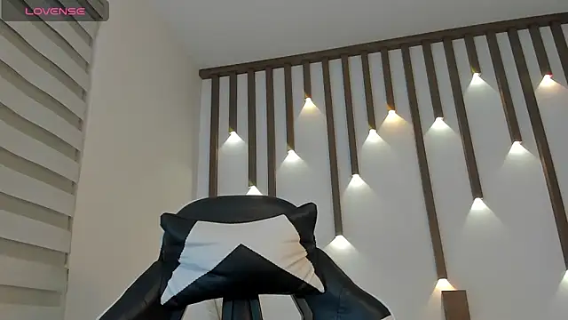 megan cooper28 online show from 12/19/25, 02:04