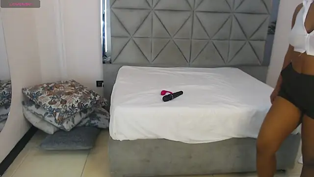 genesis moretz online show from 04/16/26, 03:40