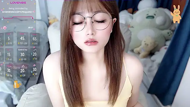 Snapshot of Sweet-18wanwan chatting on 04/18/26, 03:47 Sweet-18wanwan online show from 04/18/26, 03:47