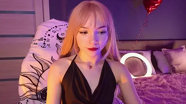 Snapshot of SandraBoyl chatting on 03/03/25, 04:21 SandraBoyl online show from 03/03/25, 04:21