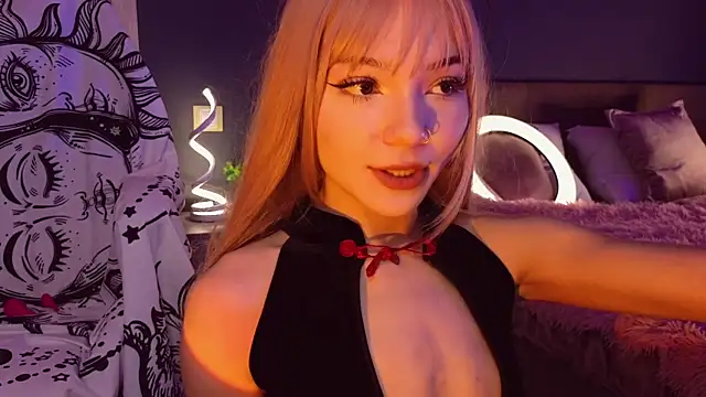 Snapshot of SandraBoyl chatting on 03/03/25, 01:17 SandraBoyl online show from 03/03/25, 01:17