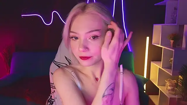 Snapshot of SandraBoyl chatting on 01/26/25, 01:09 SandraBoyl online show from 01/26/25, 01:09