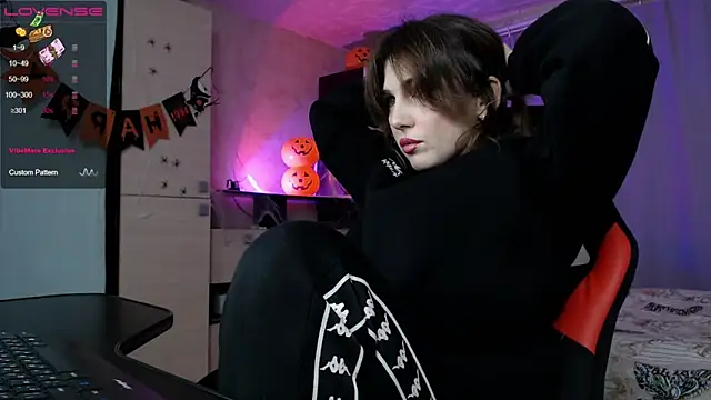 Daniela Cooperr online show from 11/05/25, 05:05