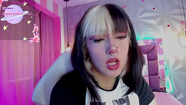 Snapshot of Candy_morgan412 chatting on 12/21/25, 12:40 Candy morgan412 online show from 12/21/25, 12:40