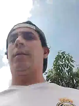 Snapshot of Rejy1992 chatting on 01/27/25, 04:01 Rejy1992 online show from 01/27/25, 04:01