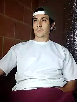 Snapshot of Rejy1992 chatting on 01/24/25, 01:13 Rejy1992 online show from 01/24/25, 01:13