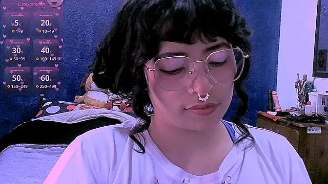 NinaYellow online show from 05/12/26, 02:01