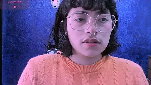 NinaYellow online show from 12/03/25, 01:43