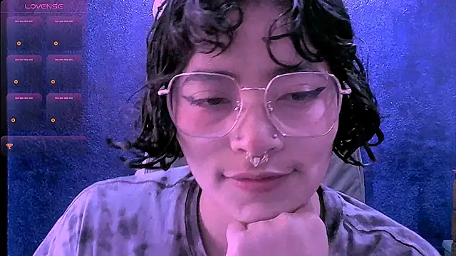 Snapshot of NinaYellow chatting on 07/02/26, 12:33 NinaYellow online show from 07/02/26, 12:33