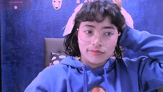 NinaYellow online show from 11/21/25, 01:10