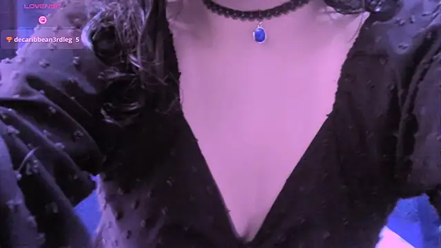 Snapshot of NinaYellow chatting on 10/04/25, 04:19 NinaYellow online show from 10/04/25, 04:19