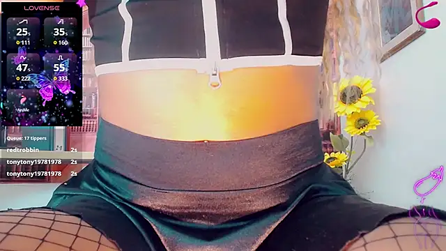 Snapshot of Amanda_Cax chatting on 10/27/25, 07:15 Amanda Cax online show from 10/27/25, 07:15