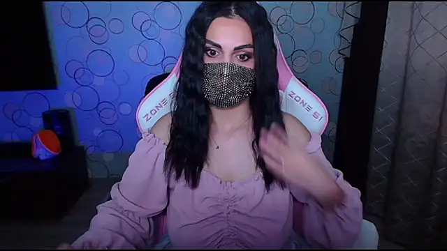 Snapshot of __Yasmina__ chatting on 10/02/25, 04:49 Yasmina online show from 10/02/25, 04:49