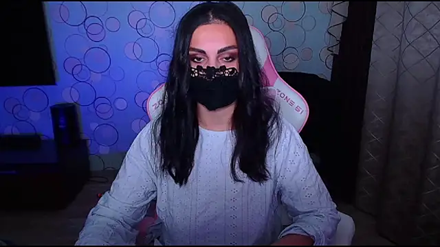 Snapshot of __Yasmina__ chatting on 11/01/25, 03:46 Yasmina online show from 11/01/25, 03:46