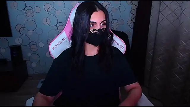 Snapshot of __Yasmina__ chatting on 10/21/25, 02:55 Yasmina online show from 10/21/25, 02:55