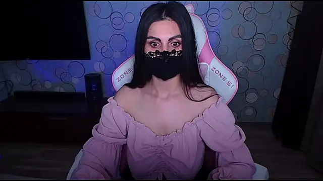   Yasmina   online show from 07/04/26, 04:41