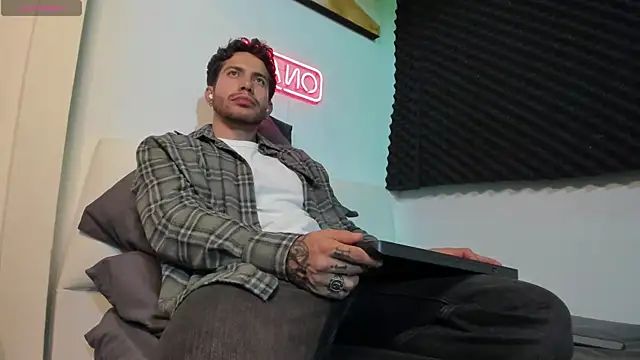 LucianSinclair online show from 11/24/25, 03:17