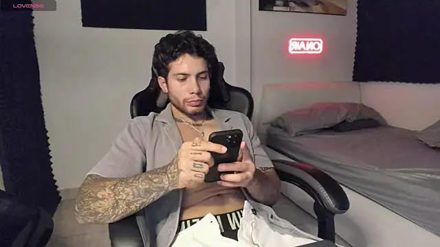 LucianSinclair online show from 12/21/25, 03:41