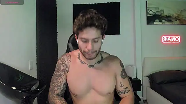 LucianSinclair online show from 12/02/25, 04:14