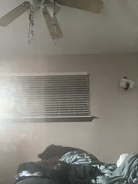 Everlyrose27 online show from 12/14/24, 06:13