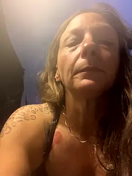 Everlyrose27 online show from 12/05/24, 09:22