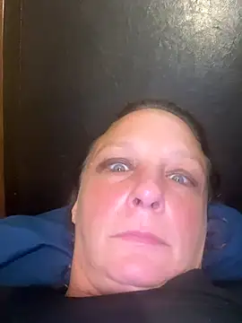 Everlyrose27 online show from 09/25/25, 06:03