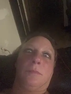 Everlyrose27 online show from 12/15/24, 07:24