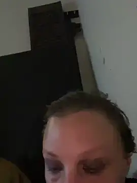 Everlyrose27 online show from 02/25/25, 06:23