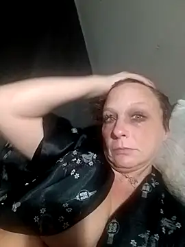 Everlyrose27 online show from 01/18/25, 04:26