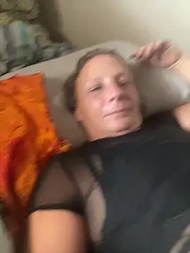 Everlyrose27 online show from 10/07/25, 04:30