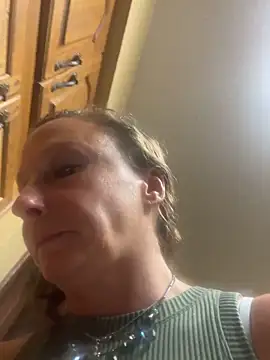 Everlyrose27 online show from 09/23/25, 12:50