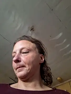 Everlyrose27 online show from 12/22/25, 07:36