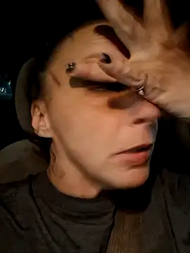 Everlyrose27 online show from 12/22/25, 02:55