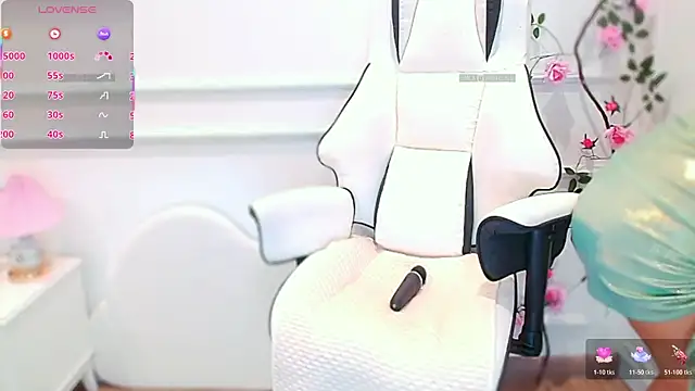 Snapshot of PimChanOK chatting on 06/25/26, 02:33 PimChanOK online show from 06/25/26, 02:33