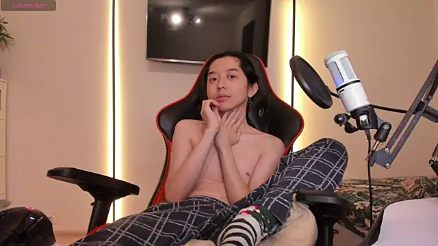 wexlee7 online show from 12/02/25, 02:01