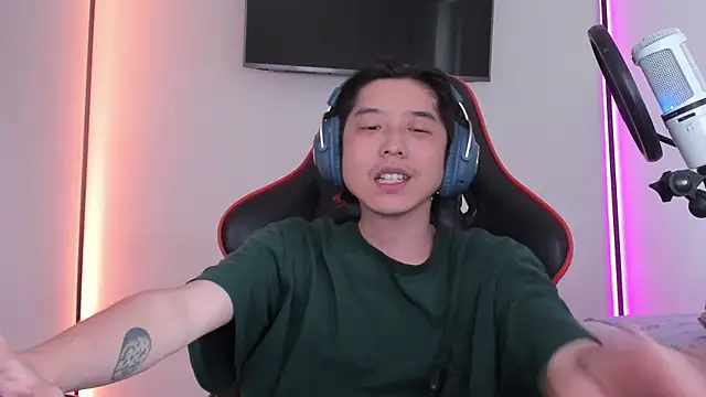 wexlee7 online show from 09/24/25, 11:06