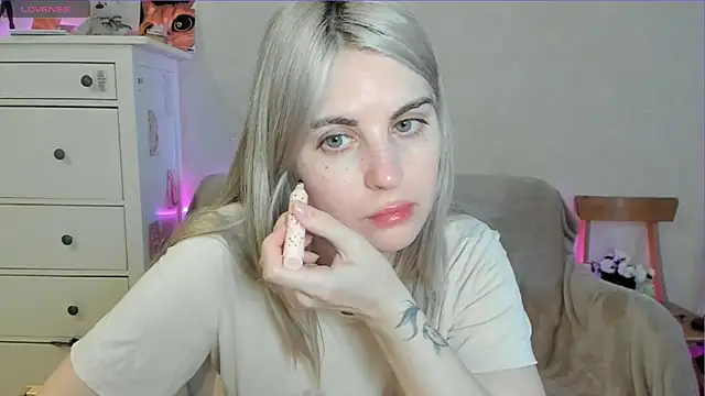 Snapshot of pawpaws chatting on 05/03/26, 07:02 pawpaws online show from 05/03/26, 07:02