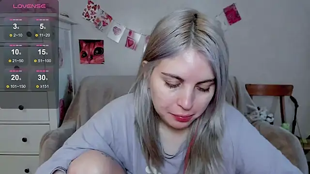 Snapshot of pawpaws chatting on 06/02/26, 07:30 pawpaws online show from 06/02/26, 07:30