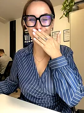 Hii Lolla online show from 11/14/25, 07:01