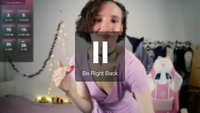 Violet Veliya online show from 10/14/25, 04:07