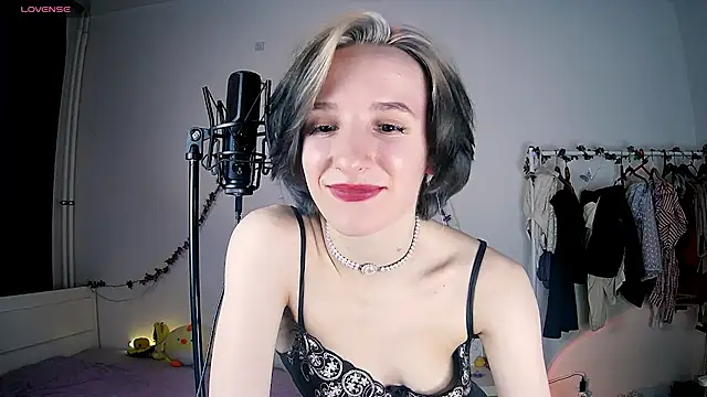 Violet Veliya online show from 02/28/25, 05:26