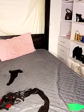 Snapshot of rosey_cheeks chatting on 11/21/25, 03:05 rosey cheeks online show from 11/21/25, 03:05