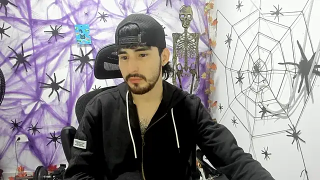 DmitriSanders online show from 12/18/25, 03:11