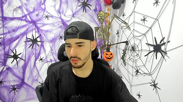 DmitriSanders online show from 09/28/25, 01:23