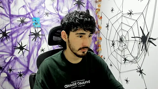 DmitriSanders online show from 12/18/25, 08:23