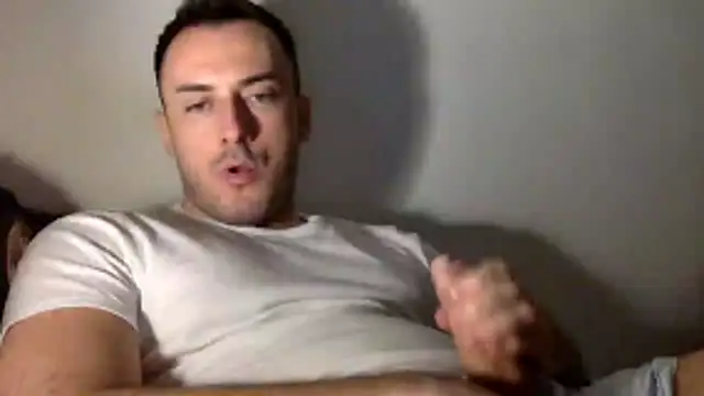 Snapshot of mainnrd chatting on 10/30/25, 01:04 mainnrd online show from 10/30/25, 01:04